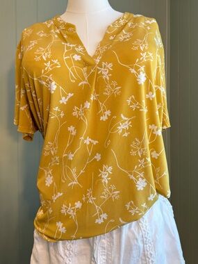 Cato Tunic Fall Flowy Yarrow colored Floral Short-Sleeve Plus Size 18/20W